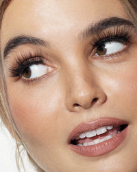 women-with-eyelashes