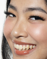 women-with-eyelashes