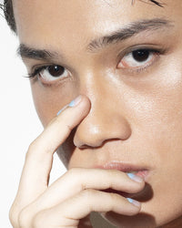 woman-with-eyelashes