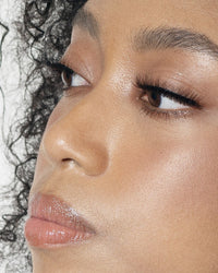 woman-with-eyelashes