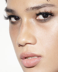 woman-with-eyelashes