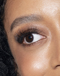 woman-with-eyelashes