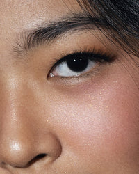 women-with-eyelashes