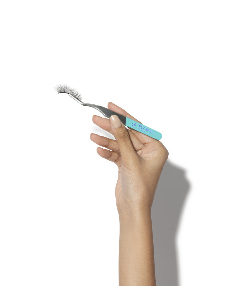 Classic Precision Lash Applicator.