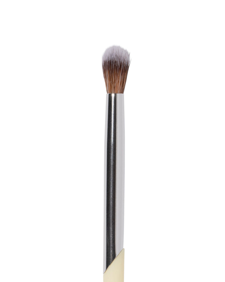 Medium Rounded Blending Brush.